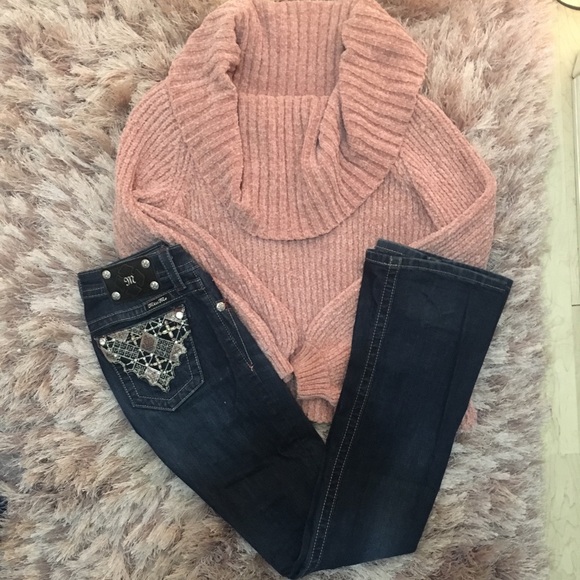 Sweater - Picture 2 of 5